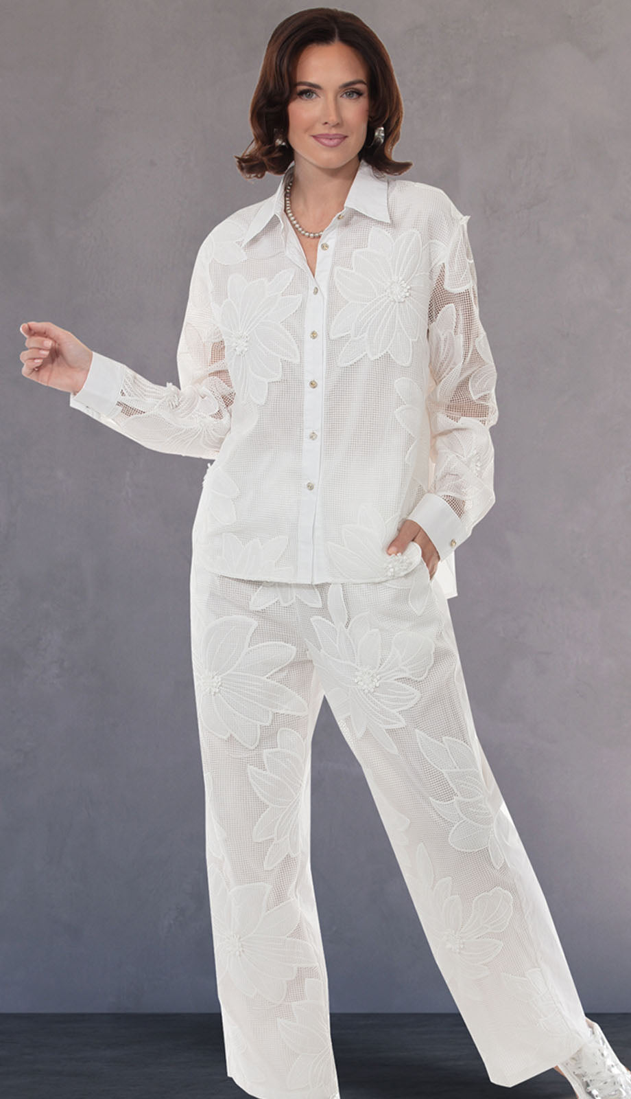 Love The Queen 17646-WHT Outfit