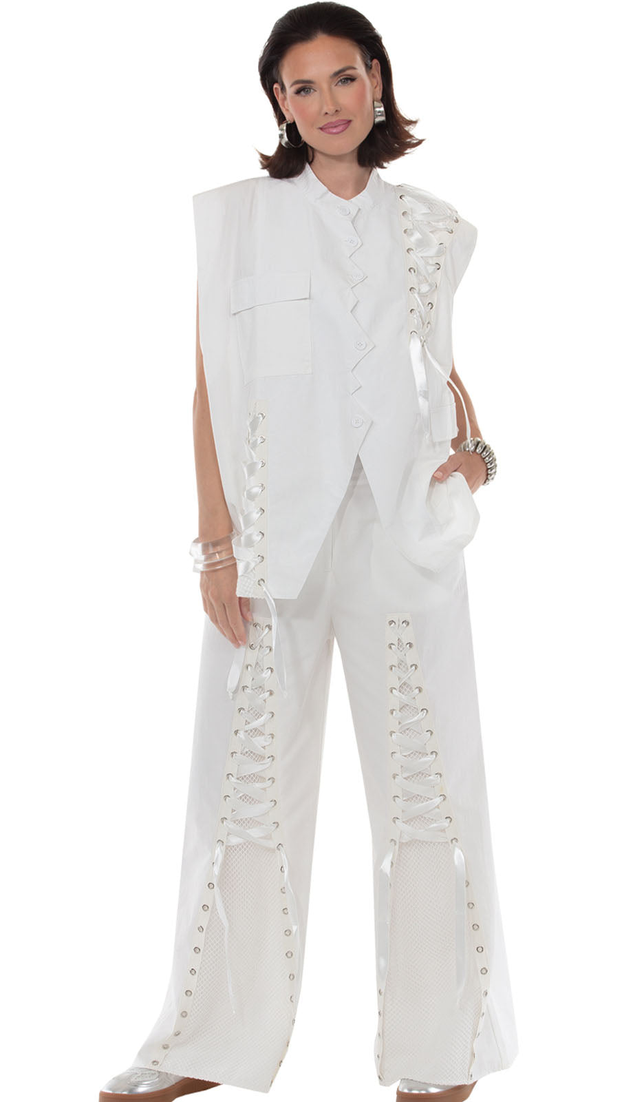 Love The Queen 17666-WHT Outfit